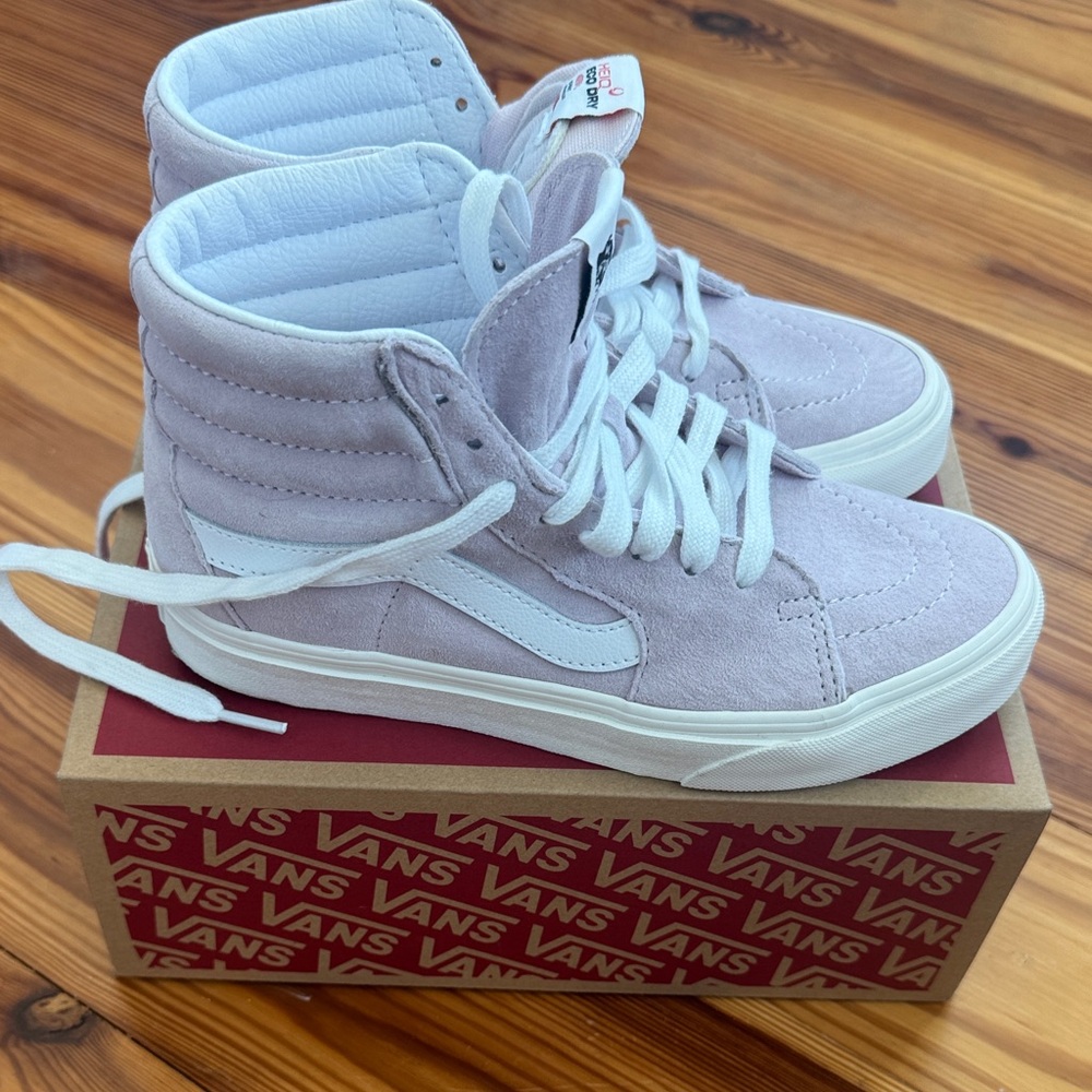 Vans High-Top Sneakers NIB Soft Orchid and White Pig Suede Sk8-Hi SZ 6.5 Womens